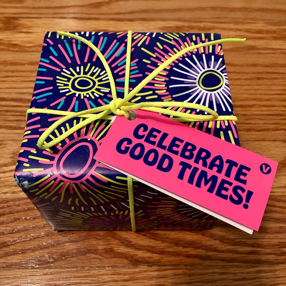 LUSH Christmas Bathbomb Shower Gel Wrapped Gift Set Bundle